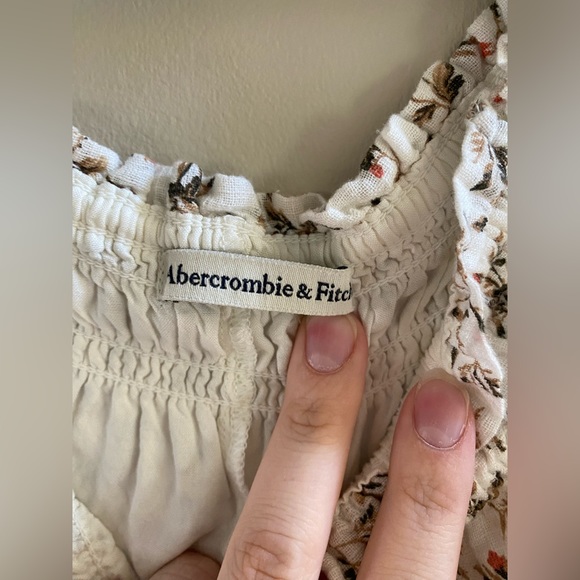 Abercrombie & Fitch Off The Shoulder Smocked Waist Peplum Top Size Medium - Picture 5 of 5